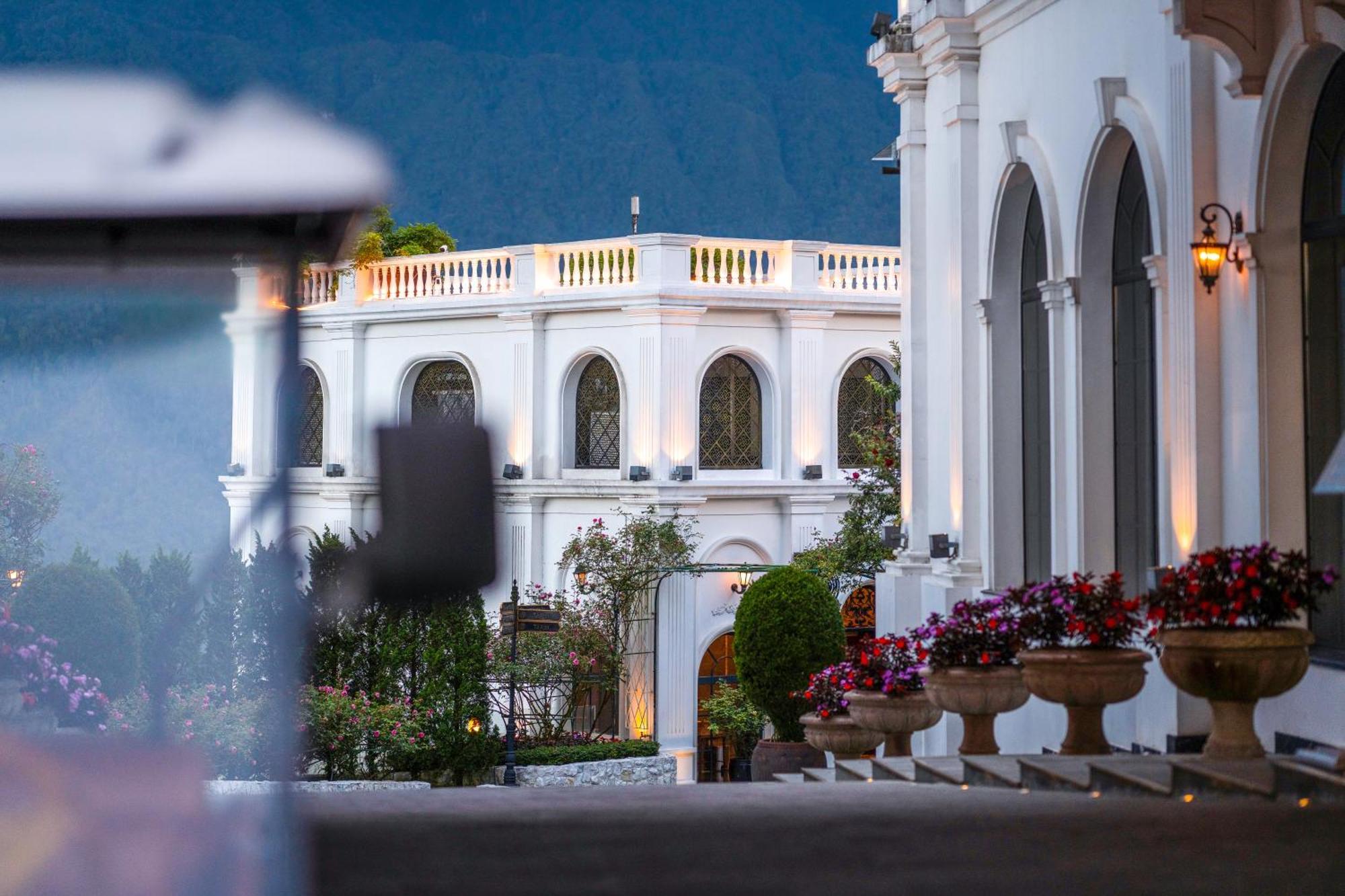 Silk Path Grand Sapa Resort & Spa Экстерьер фото The Erawan Bangkok
