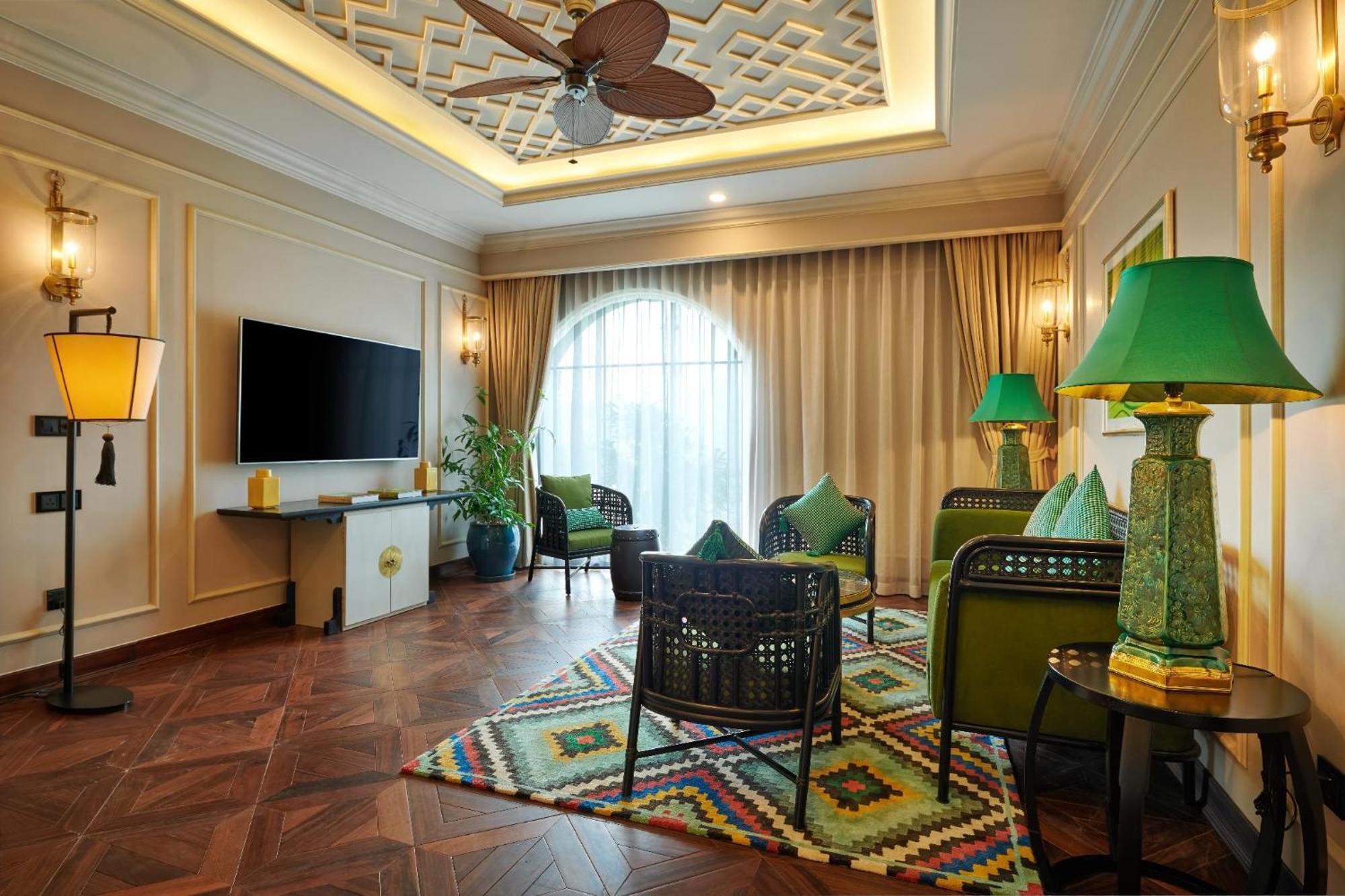 Silk Path Grand Sapa Resort & Spa Экстерьер фото A living room at the hotel