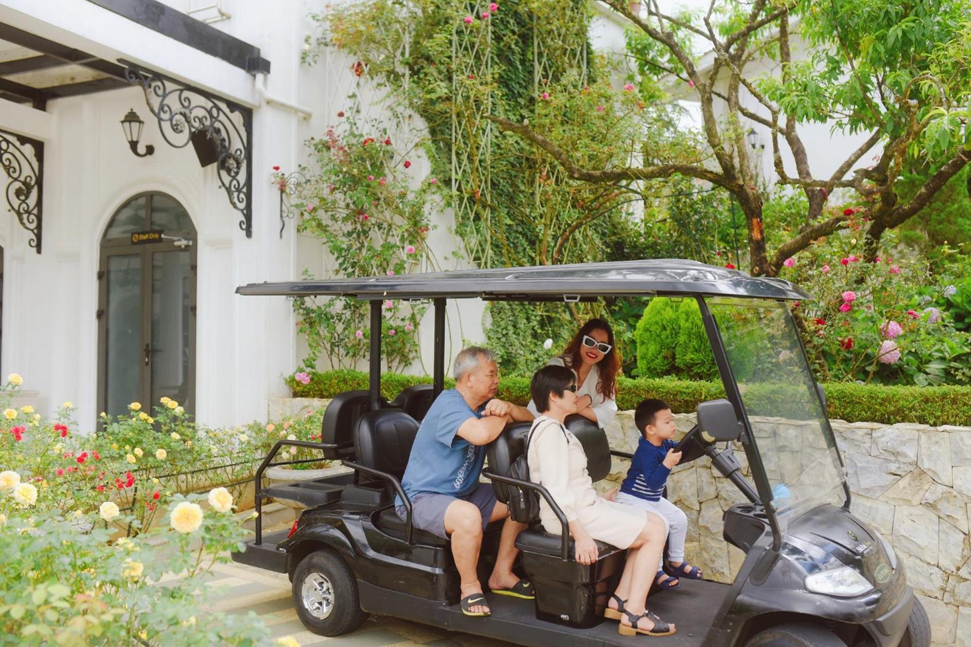 Silk Path Grand Sapa Resort & Spa Экстерьер фото Club Car Villager