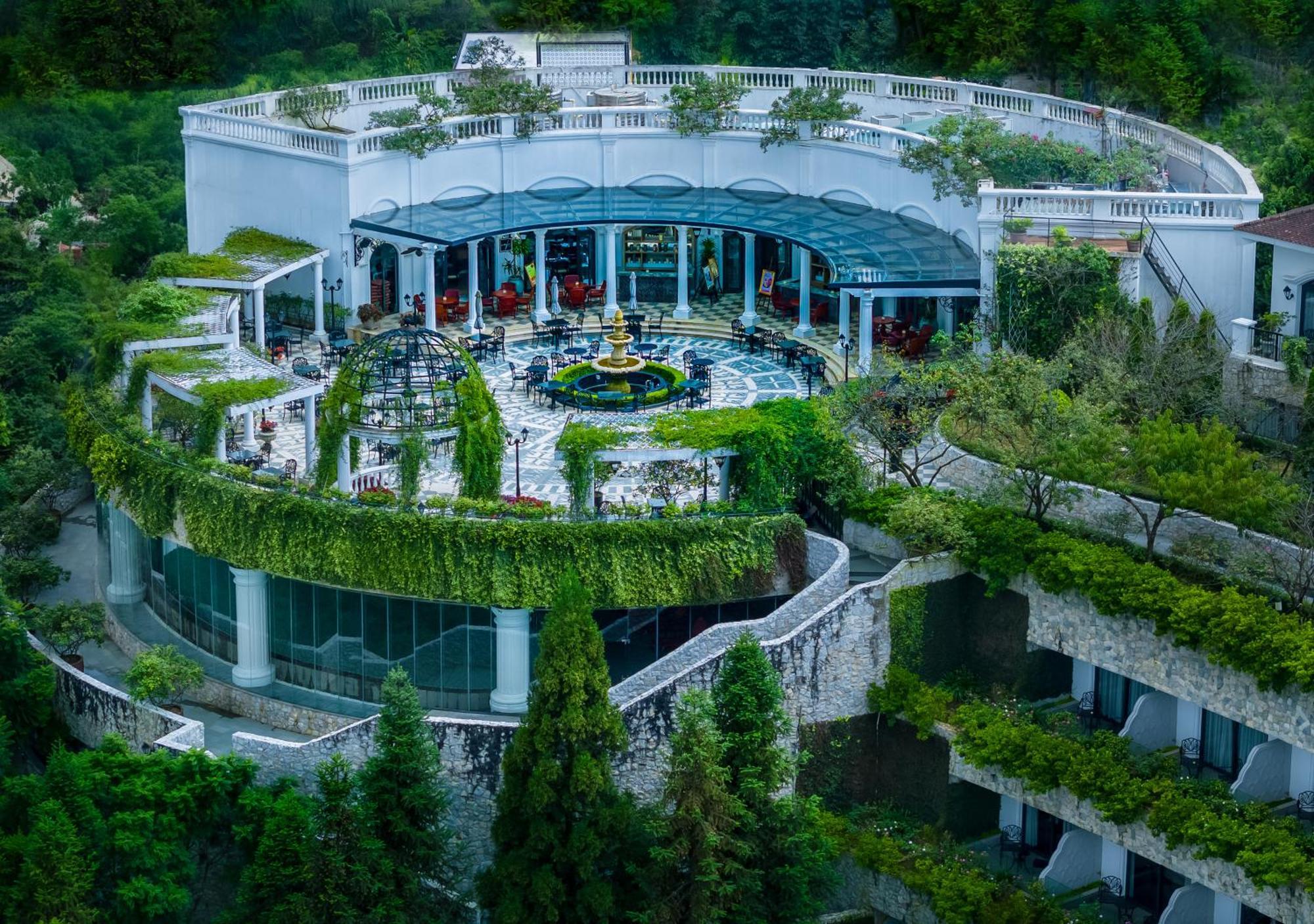 Silk Path Grand Sapa Resort & Spa Экстерьер фото The InterContinental Danang Sun Peninsula Resort