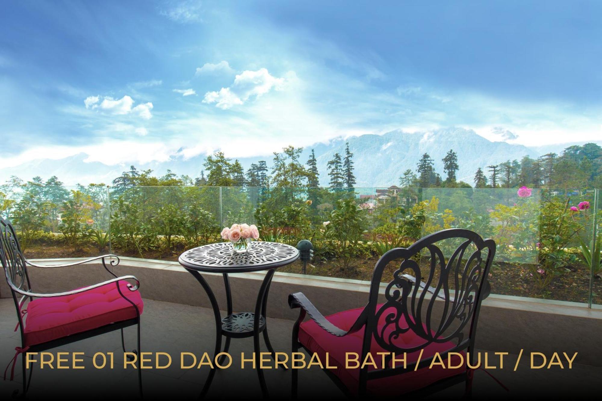 Silk Path Grand Sapa Resort & Spa Экстерьер фото View of Mount Shasta from the Red DAO Spa