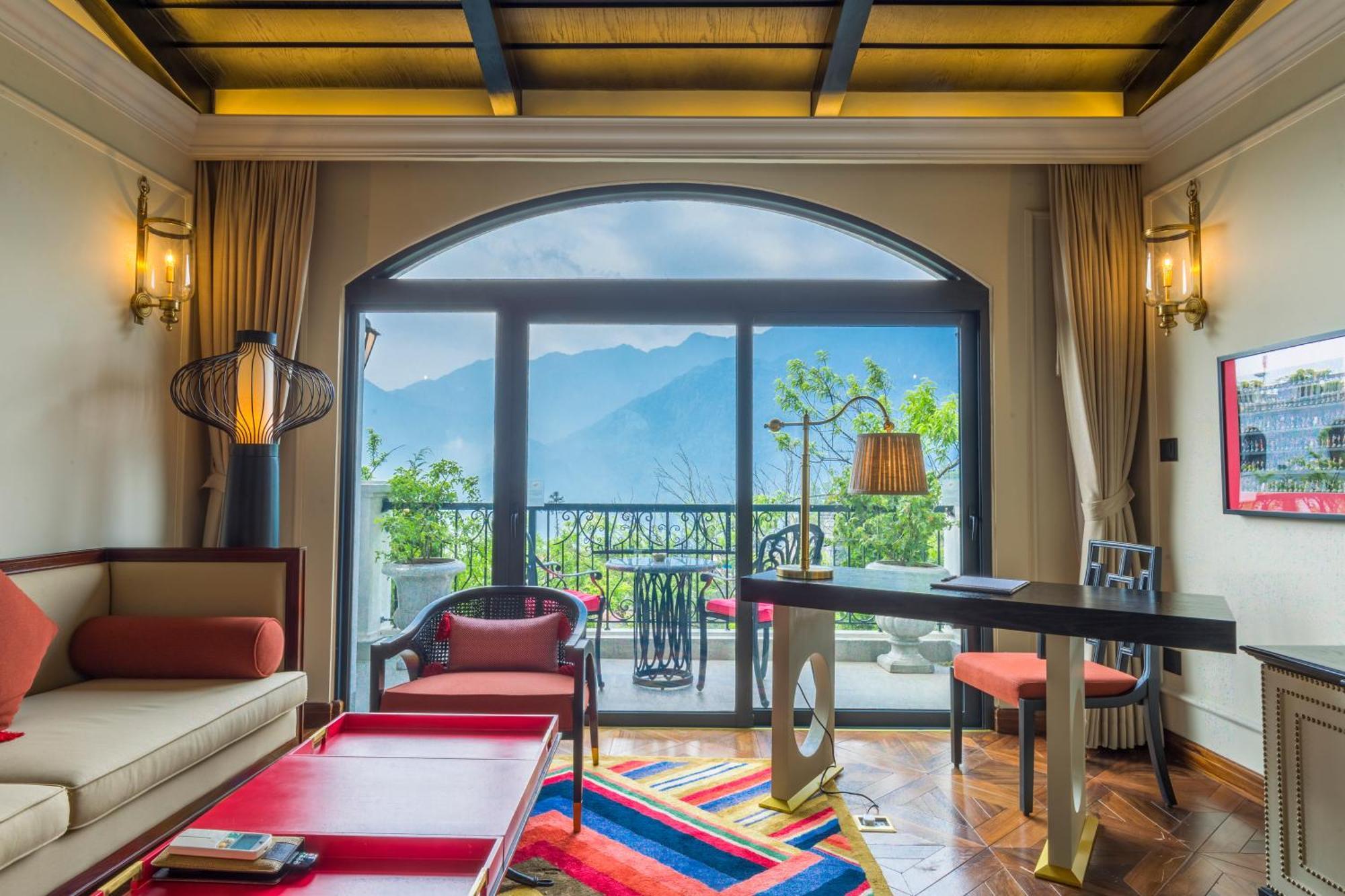 Silk Path Grand Sapa Resort & Spa Экстерьер фото A suite at the hotel